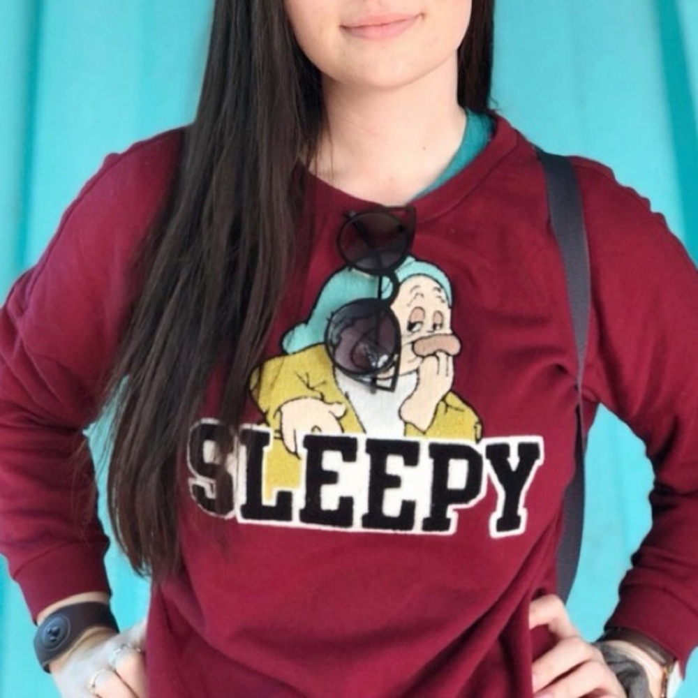 💕🎉HOST PICK🎉💕 Disney Sleepy Crewneck Sweater